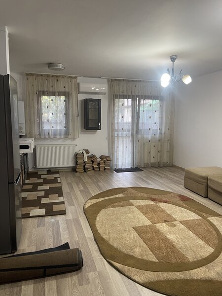 Prelungirea Ghencea, Margelelor, apartament si curte proprie.