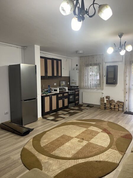 Prelungirea Ghencea, Margelelor, apartament si curte proprie.