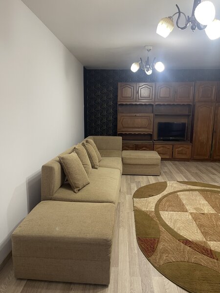 Prelungirea Ghencea, Margelelor, apartament si curte proprie.