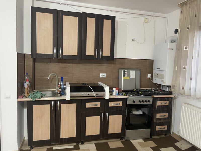 Prelungirea Ghencea, Margelelor, apartament si curte proprie.