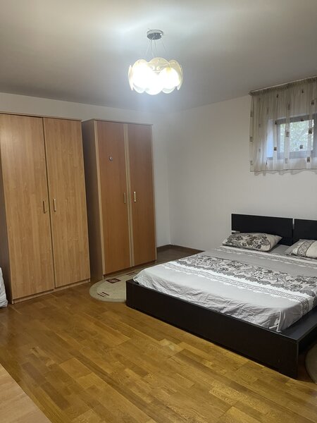 Prelungirea Ghencea, Margelelor, apartament si curte proprie.