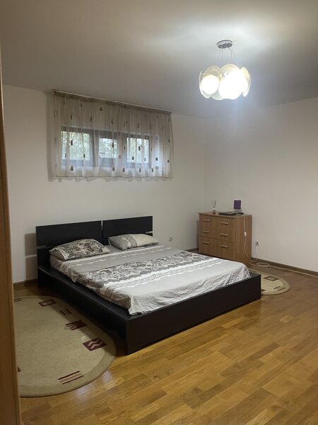 Prelungirea Ghencea, Margelelor, apartament si curte proprie.